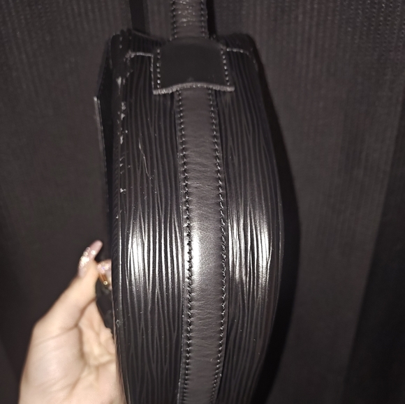 Louis Vuitton Black Epi Jeune Fille Crossbody - Picture 6 of 15